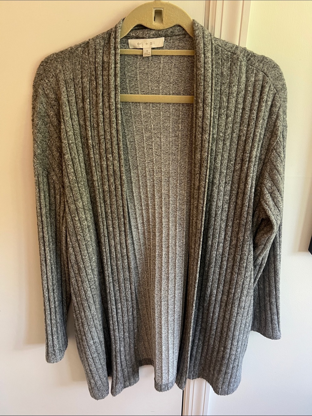 Eri + Ali Gray Ribbed Open-Front Women's Cardigan